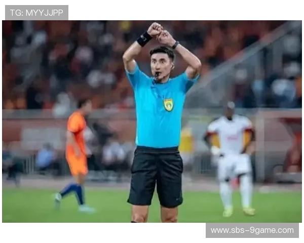 足球球星因涉嫌犯罪被捕 引发球迷热议与媒体关注